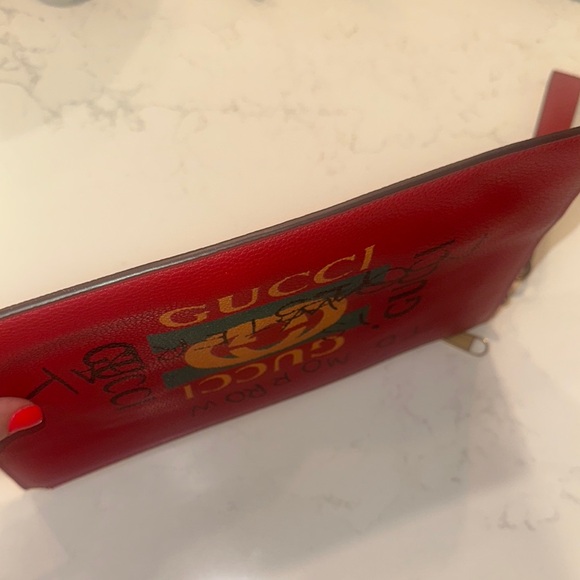 Gucci Red Pebbled Calfskin Leather Clutch / Pouch with GG Logo & gold hardware - Picture 11 of 12